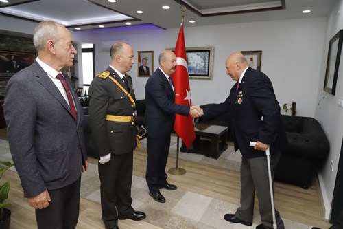 29 Ekim Cumhuriyet Bayramı 100. Yıldönümü Kutlamaları Kapsamında Tebrikat Töreni ve Kutlama Programı Düzenlendi.